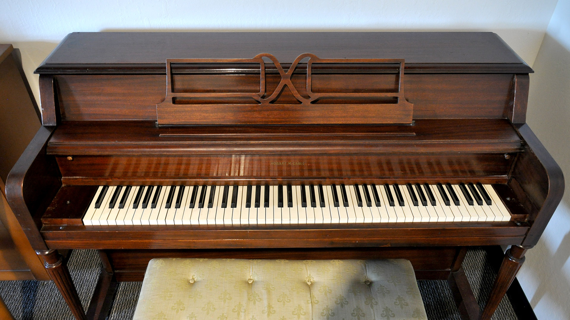 Used Piano Hobart M Cable Spinet