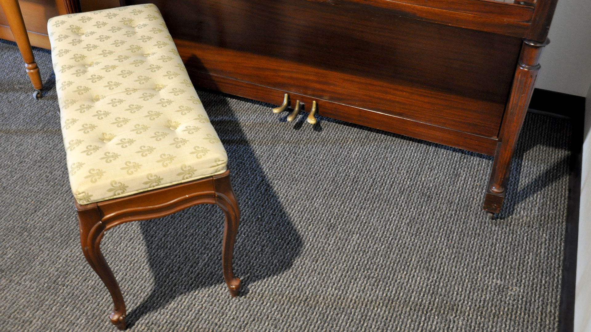 Used Piano Hobart M Cable Spinet