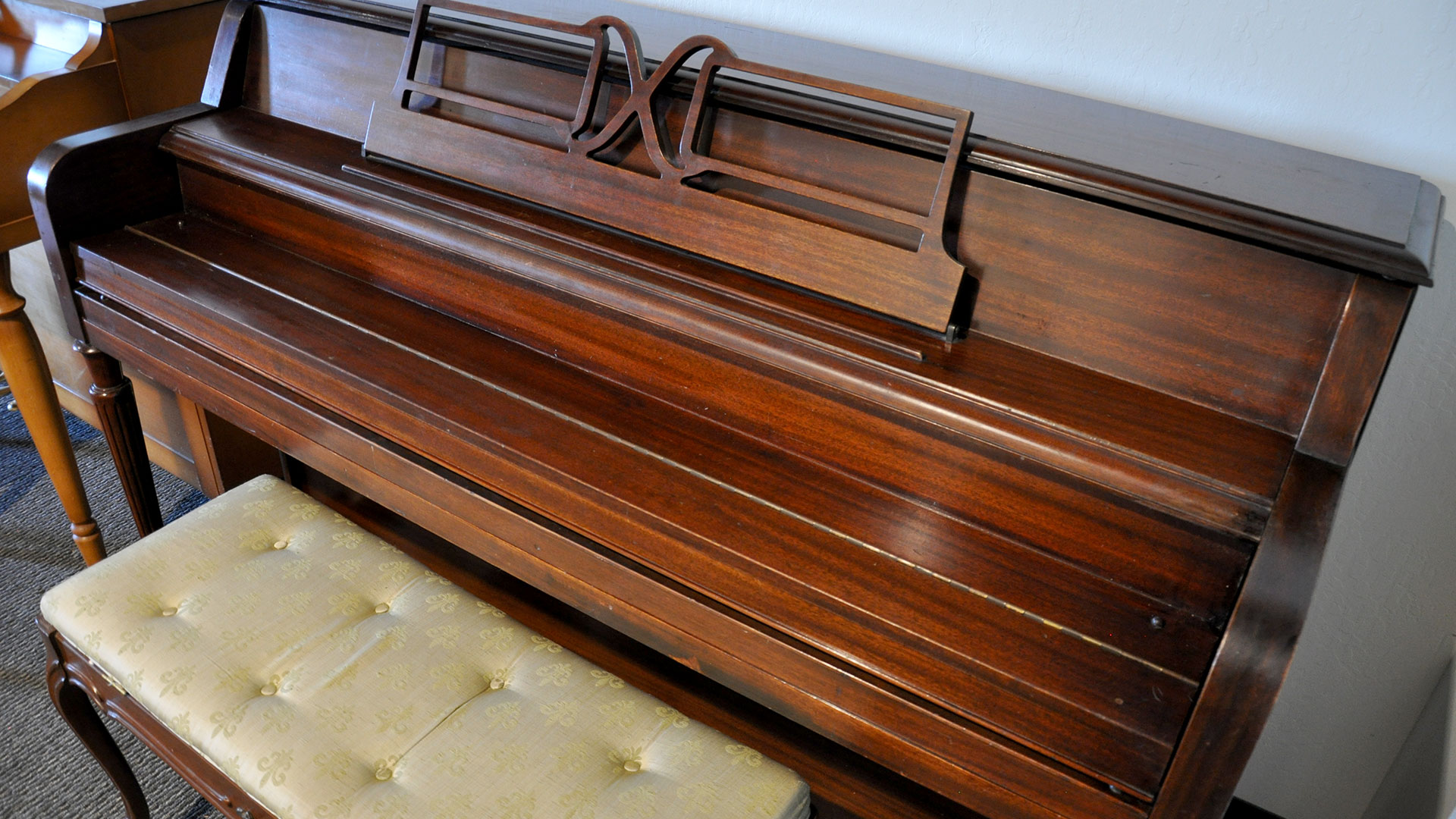 Used Piano Hobart M Cable Spinet