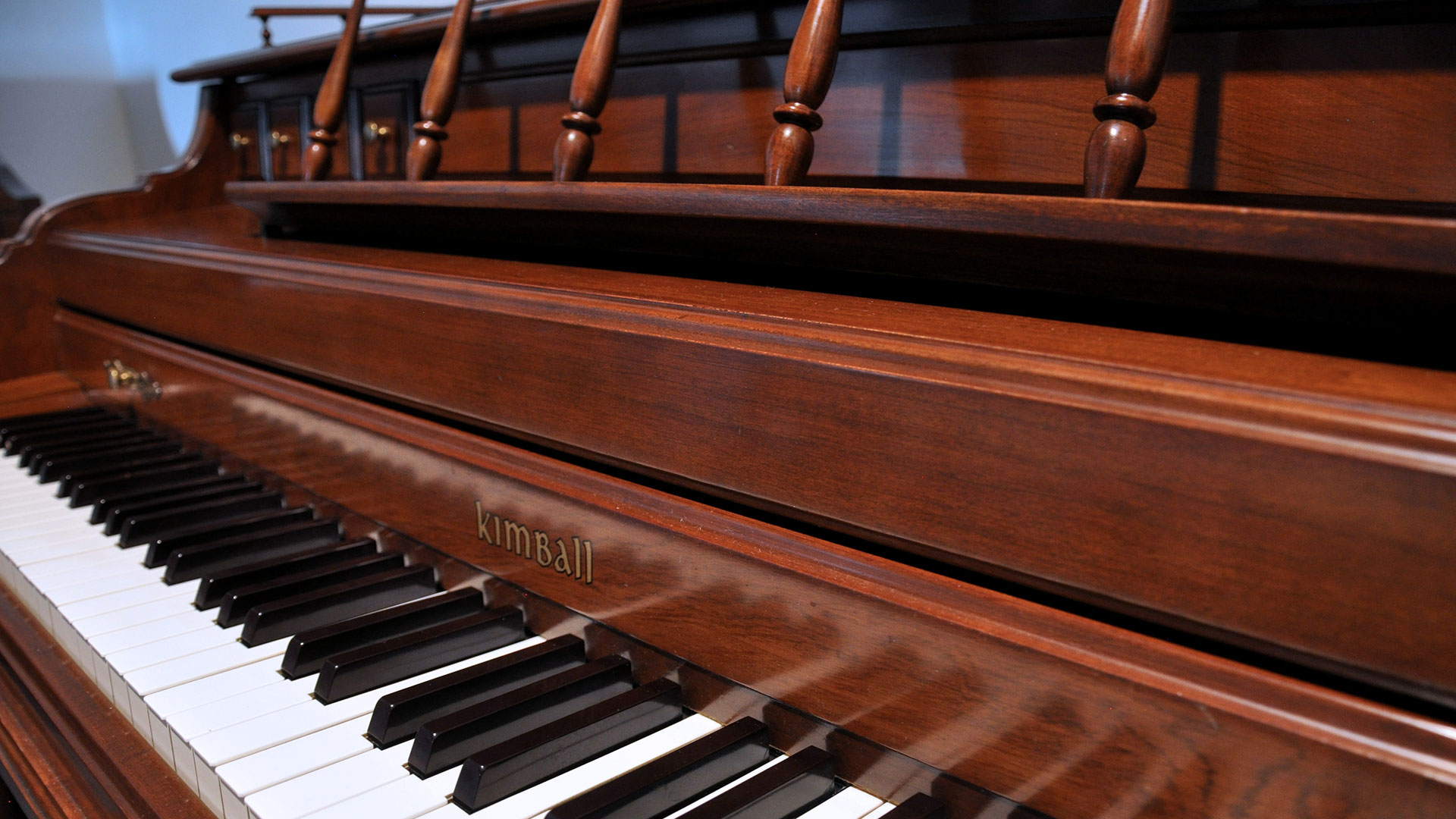 Used Piano Kimball console Upright
