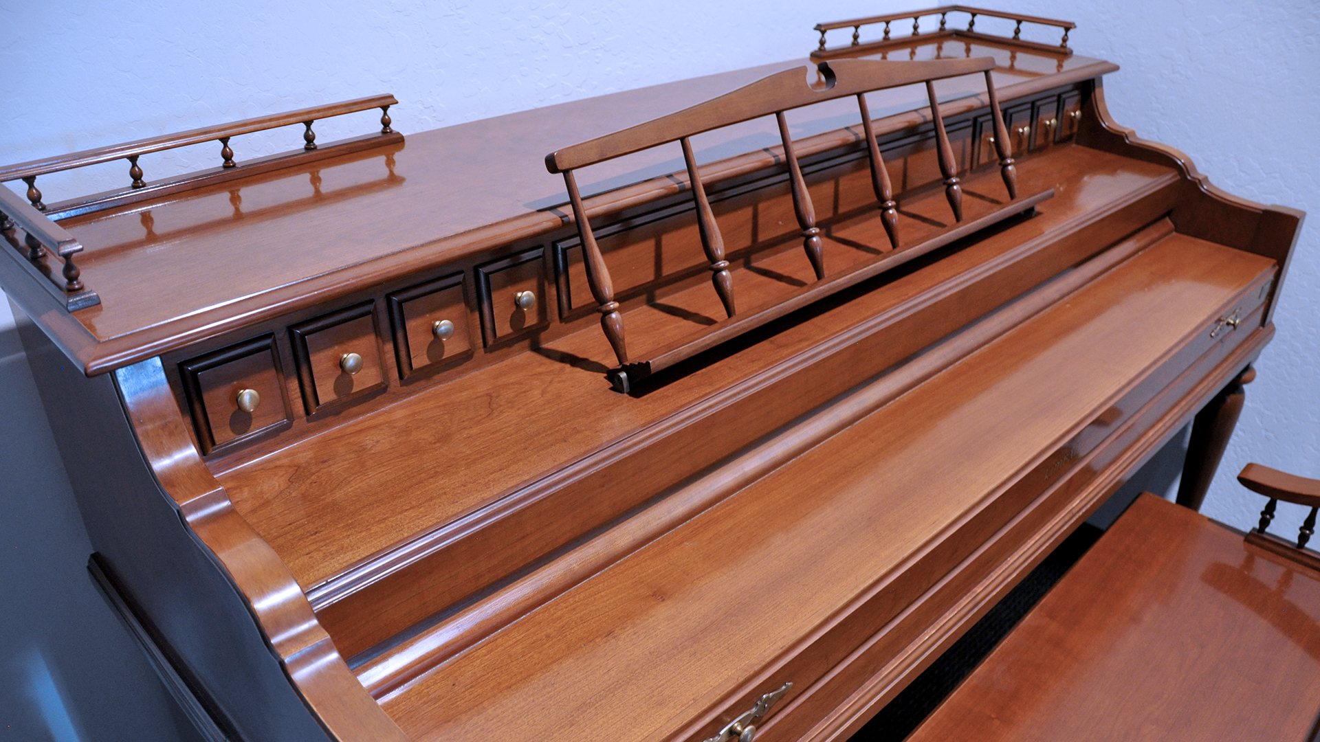 Used Piano Kimball console Upright