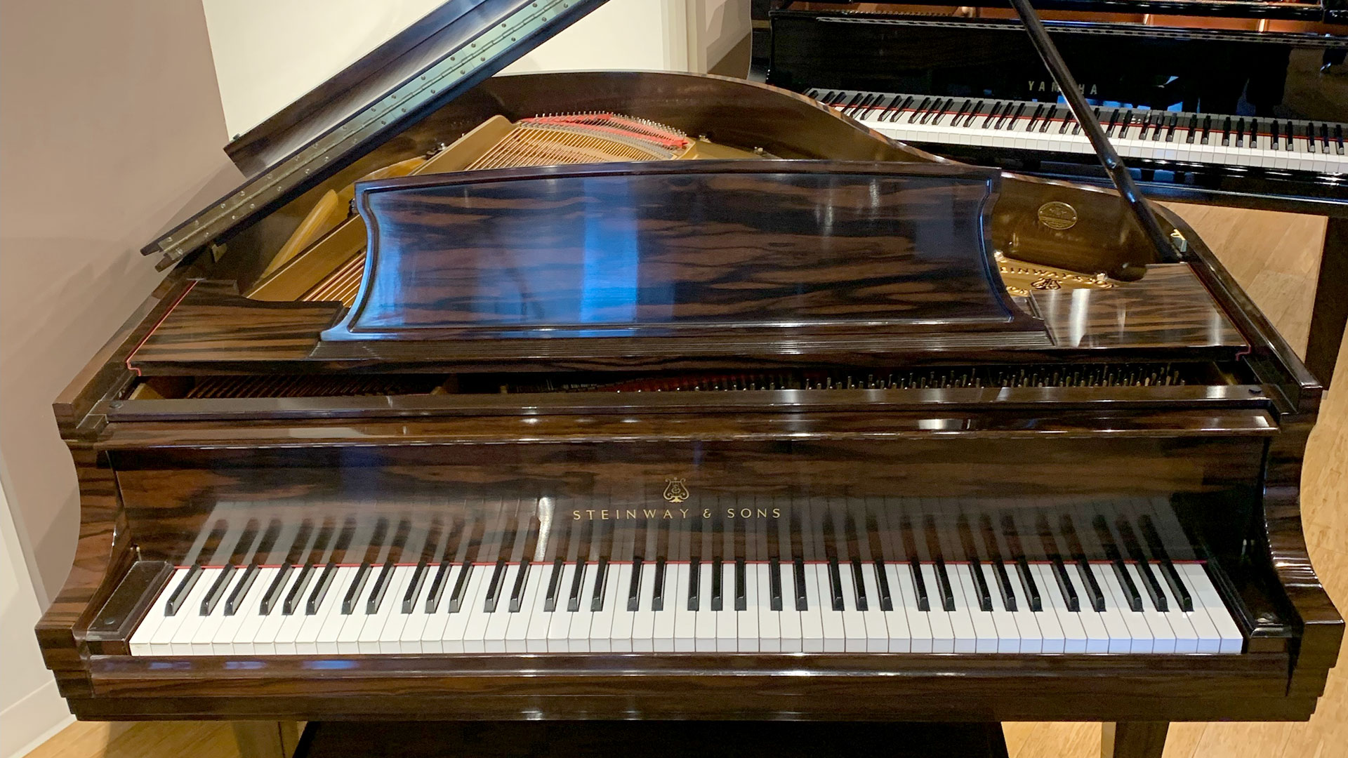 Used Steinway baby grand piano Model S
