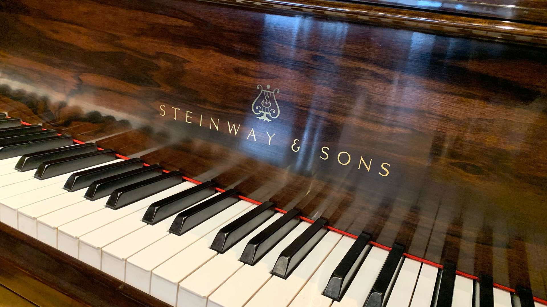 Used Steinway baby grand piano Model S