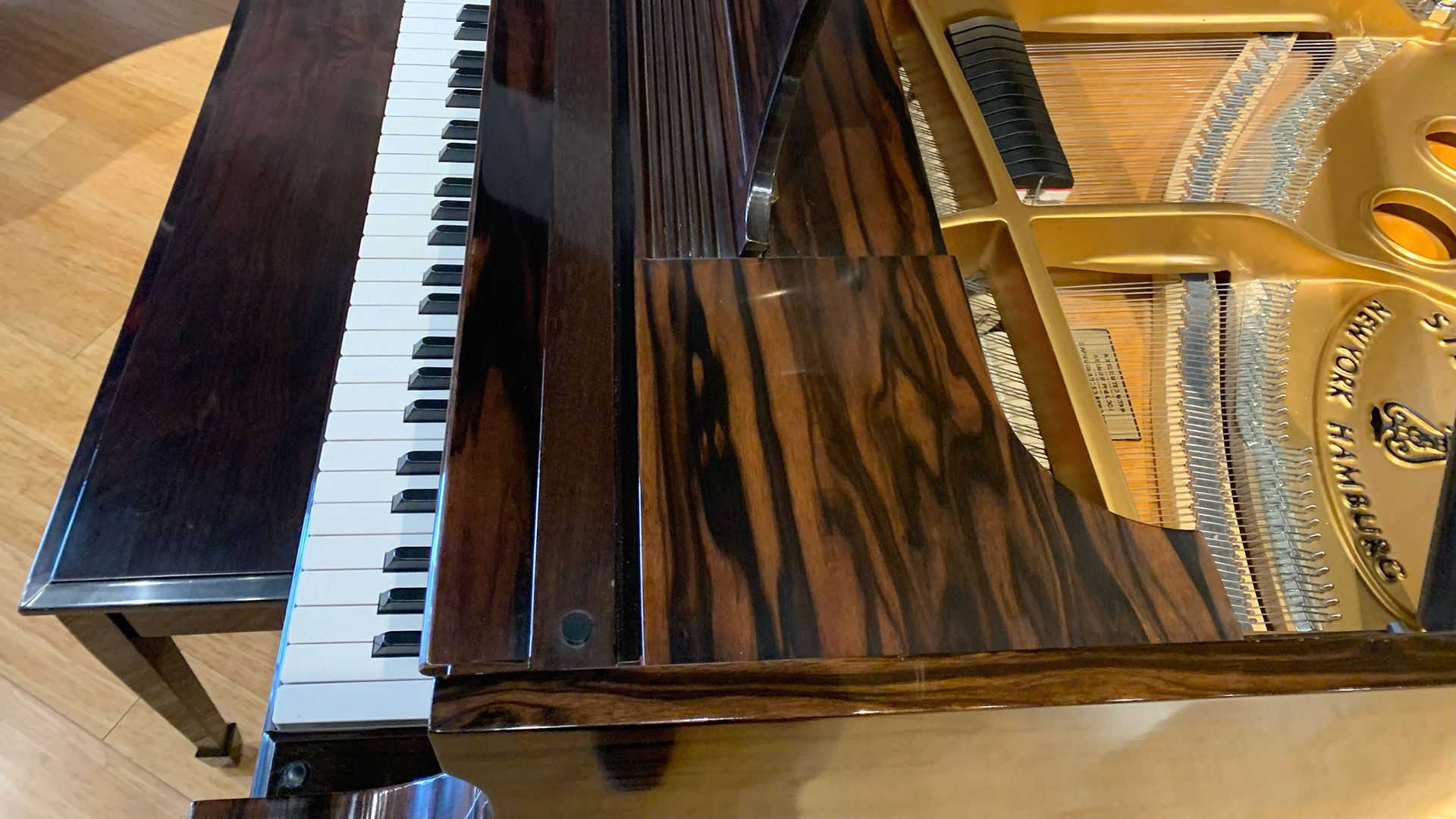 Used Steinway baby grand piano Model S