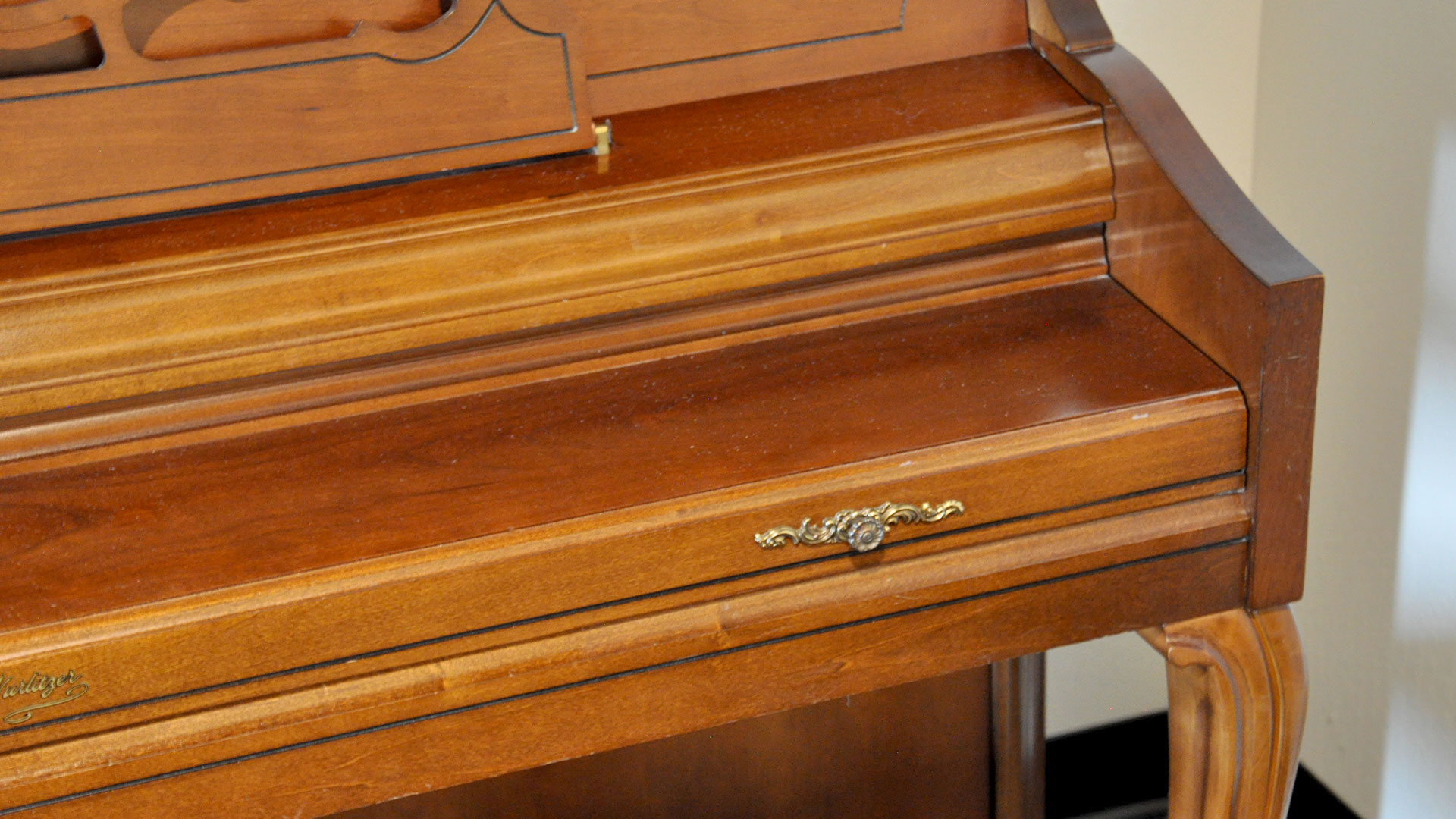 Used Wurlitzer Piano P-265FP