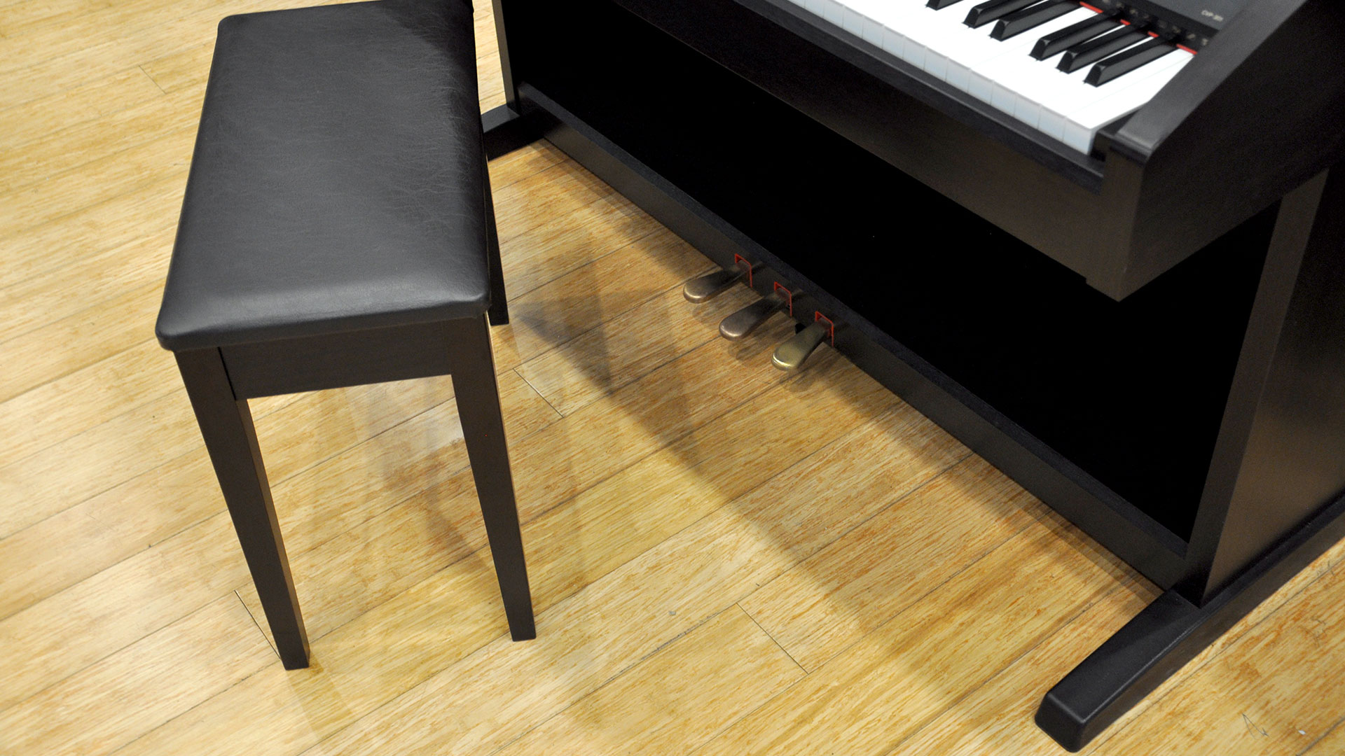 Used Yamaha Clavinova digital piano CVP-301r