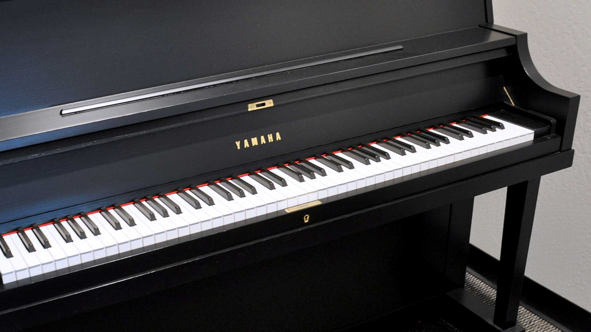p22 Yamaha Used Piano