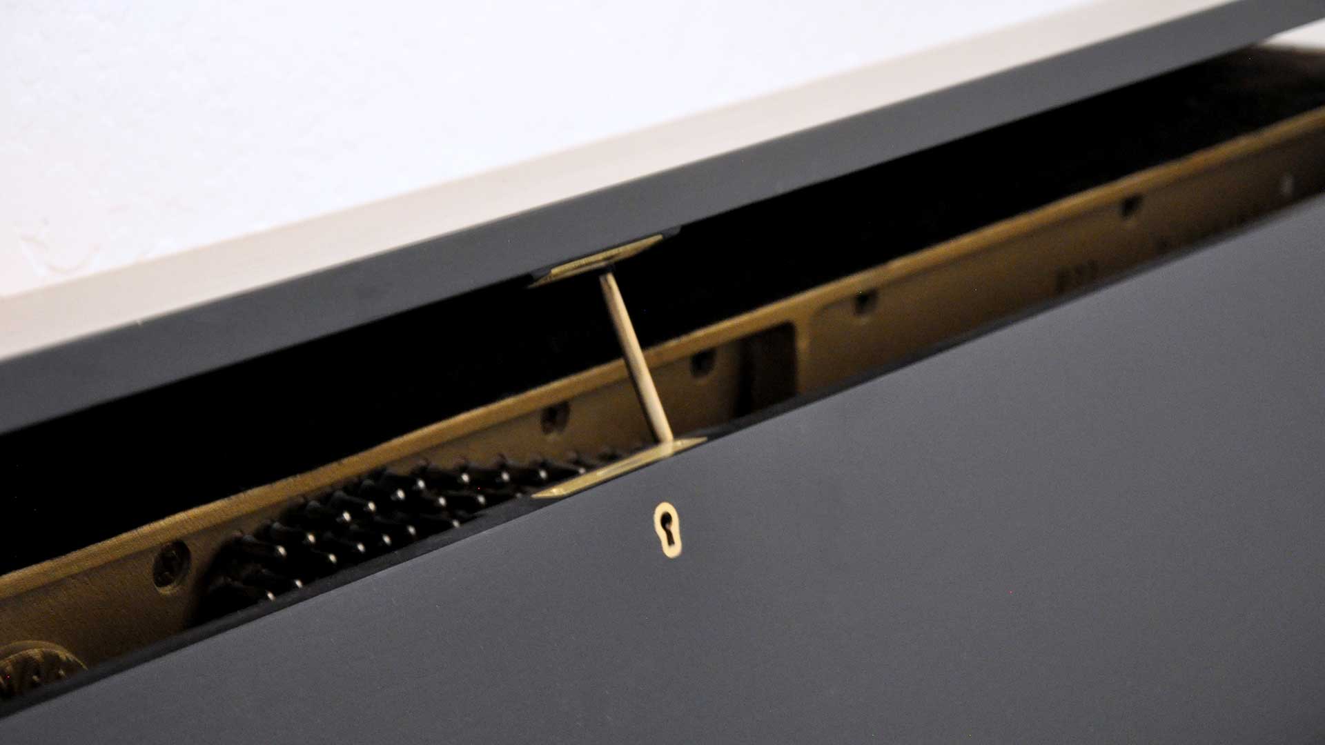 Used Yamaha Piano Spinet