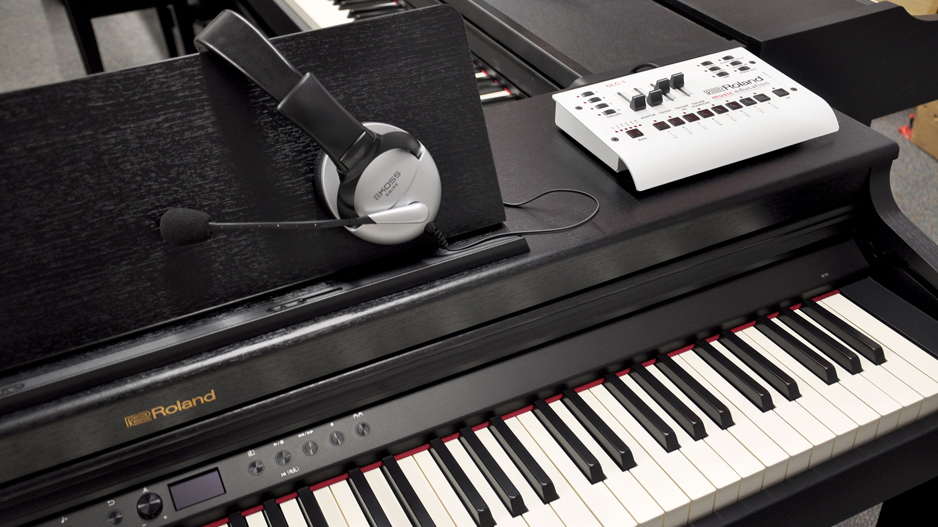 Roland GLC-1 piano lab conferencing system