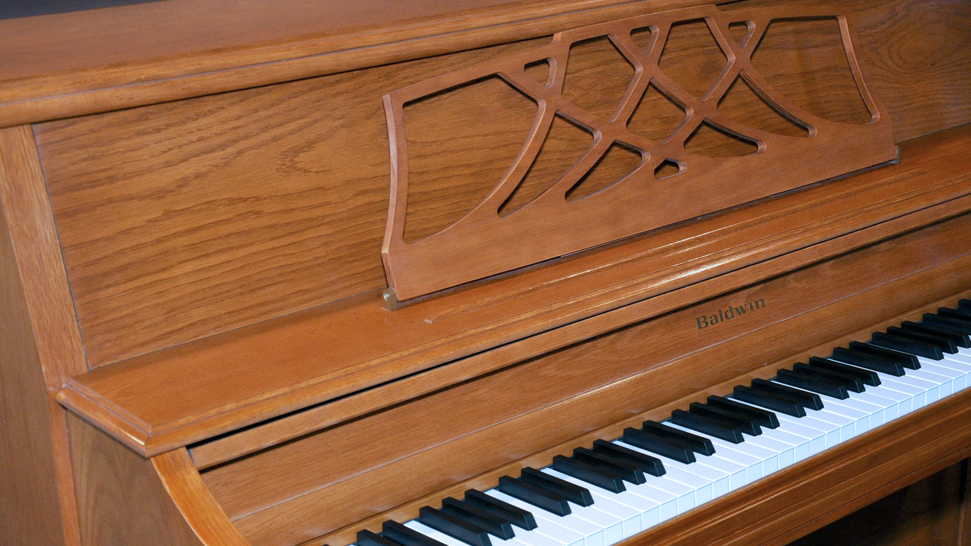 Baldwin piano Model 5057