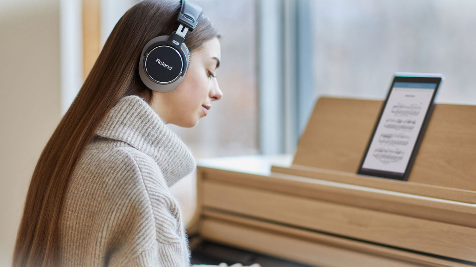 Roland digital piano hp704