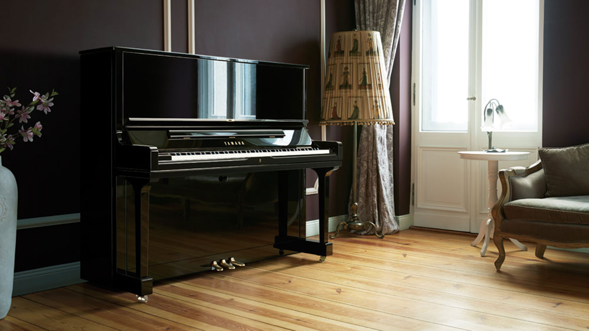 yus3 Yamaha Professional Studio Piano