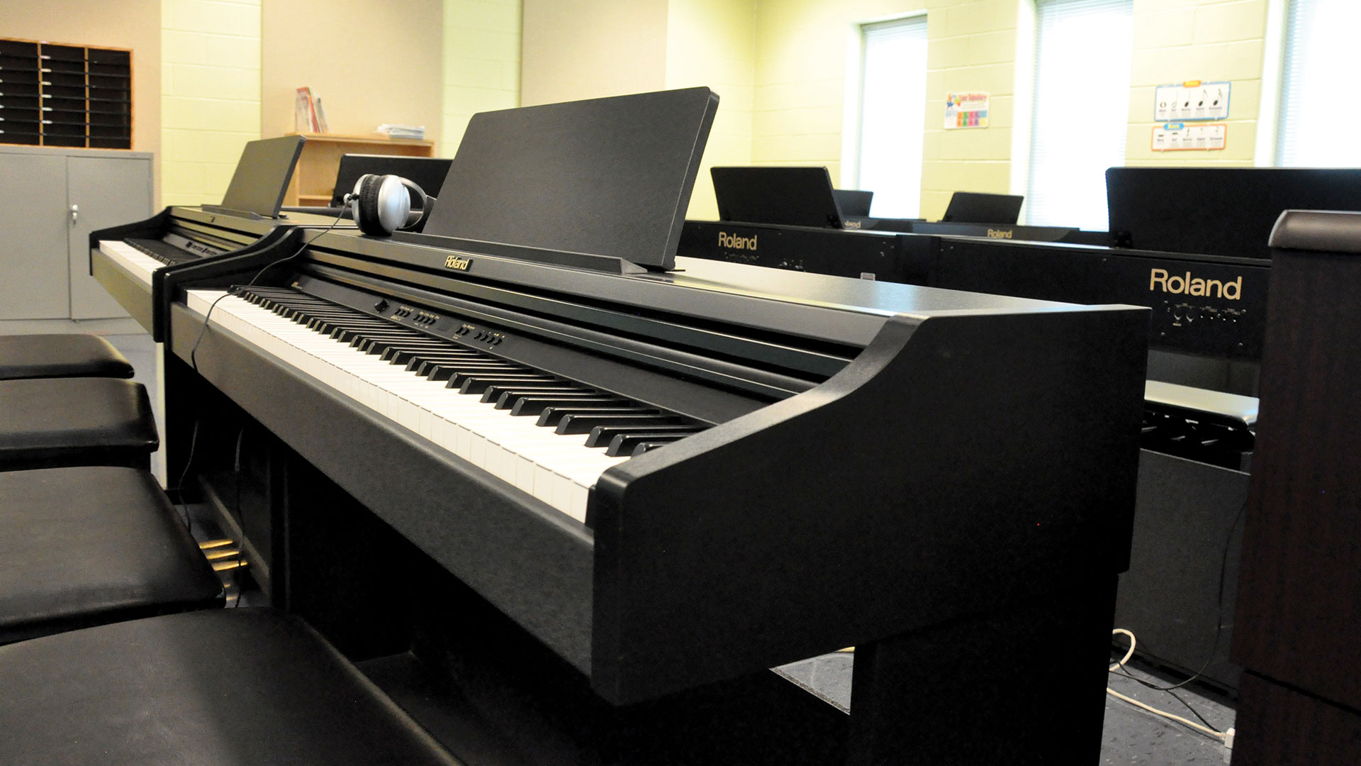 piano lab package 16 students 1 teacher