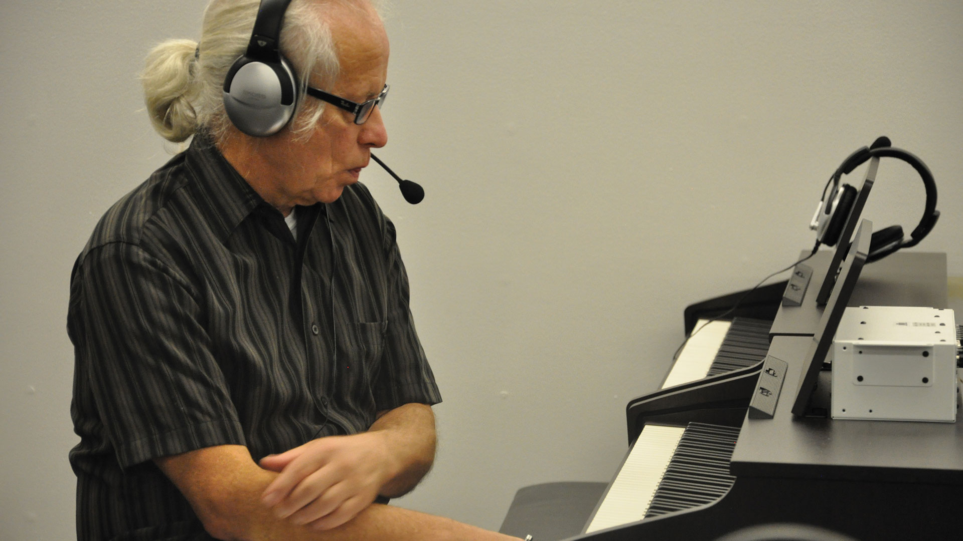 piano lab package 16 students 1 teacher