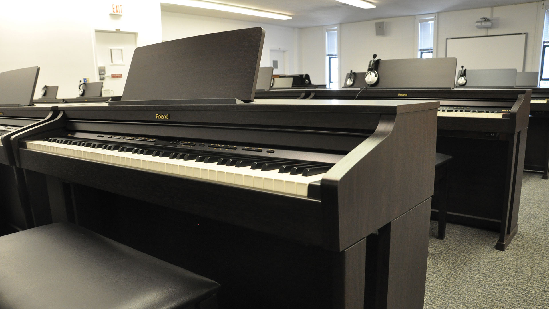 piano lab package 16 students 1 teacher