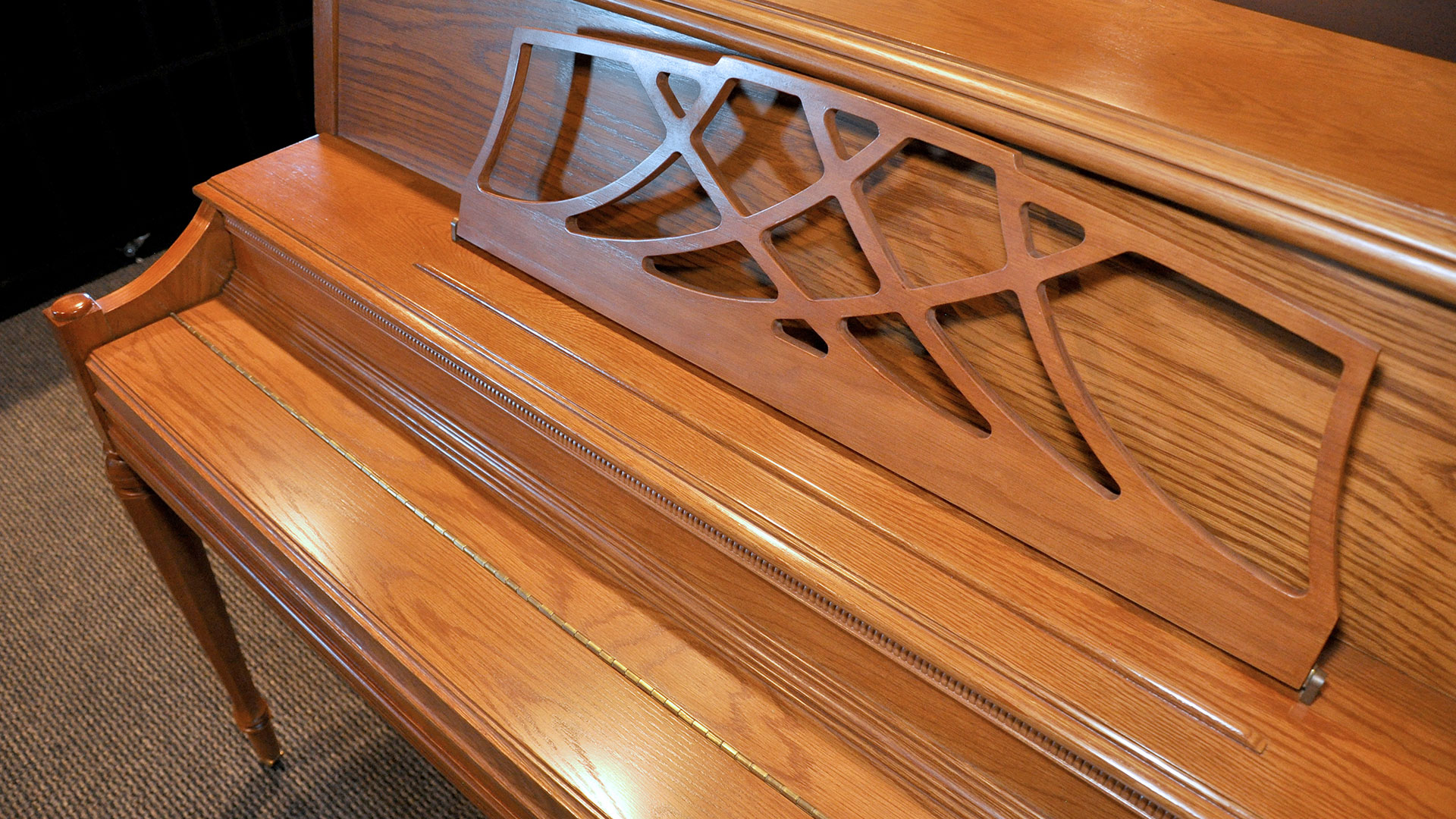 Baldwin piano Model 5057