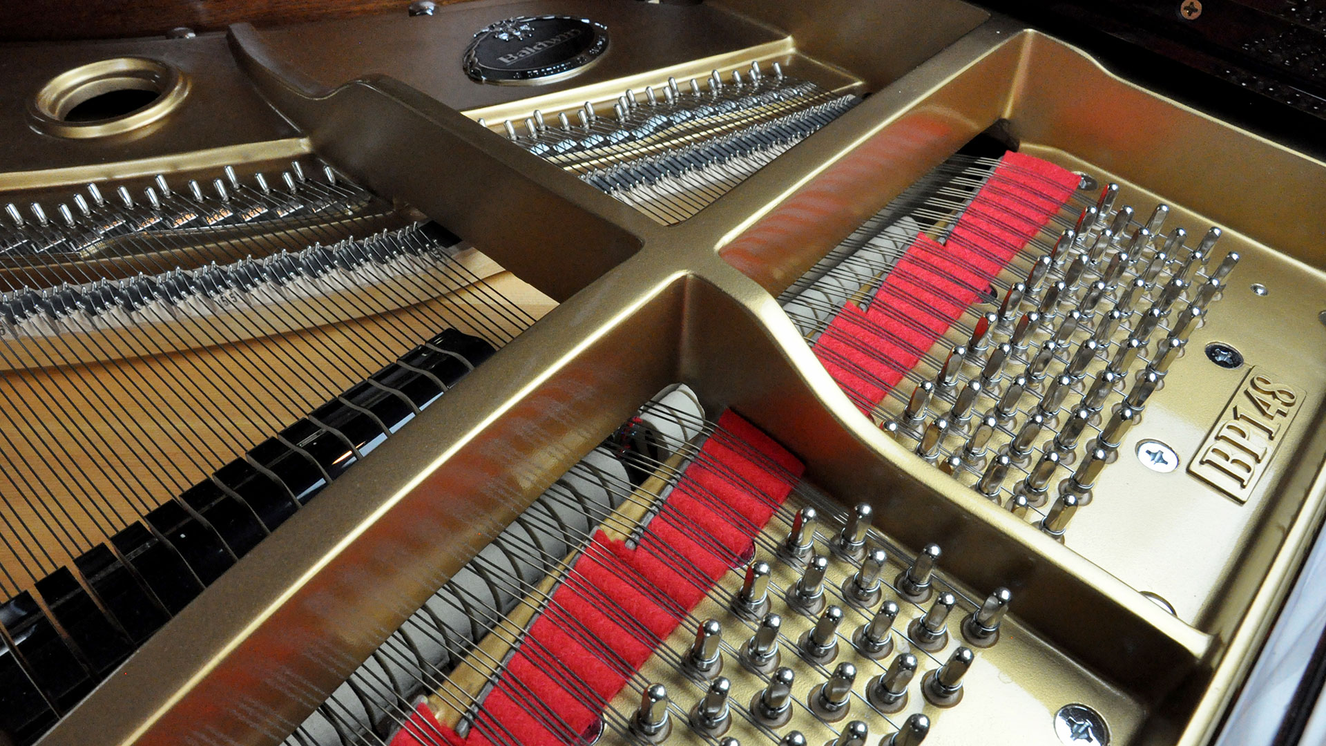 Baldwin baby grand piano Model bp-148