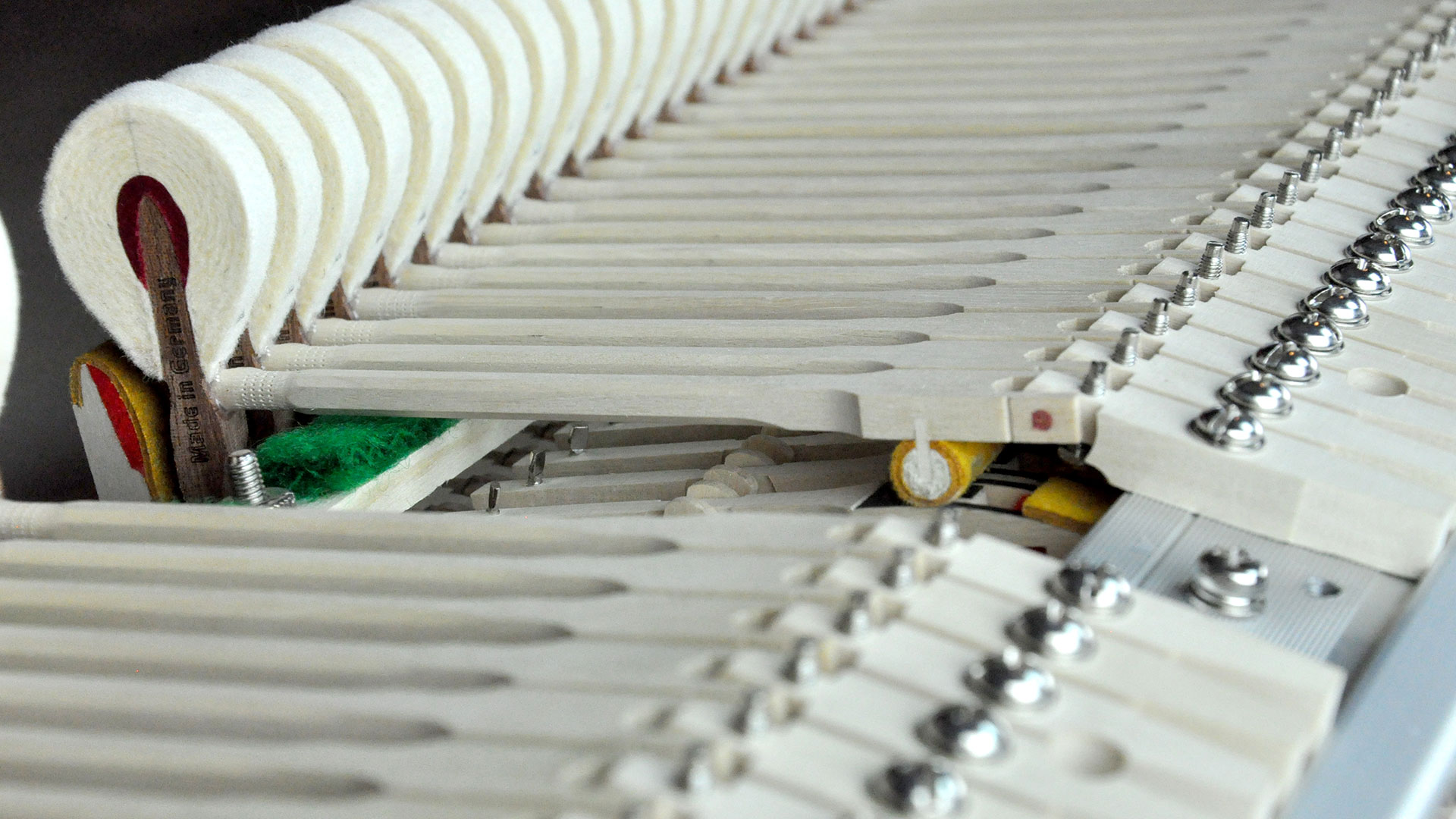 Baldwin baby grand piano Model bp-148