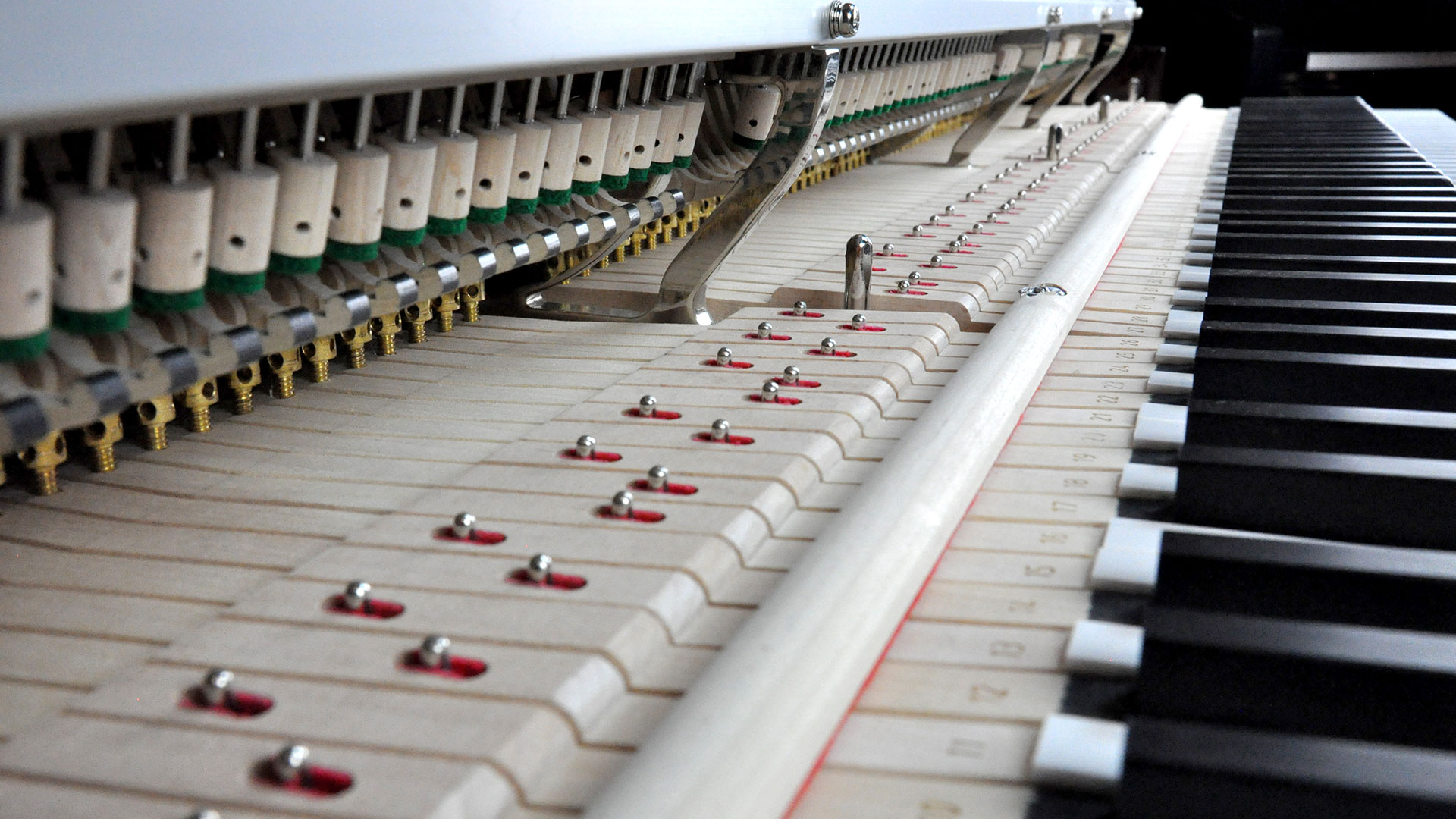 Baldwin baby grand piano Model bp-148