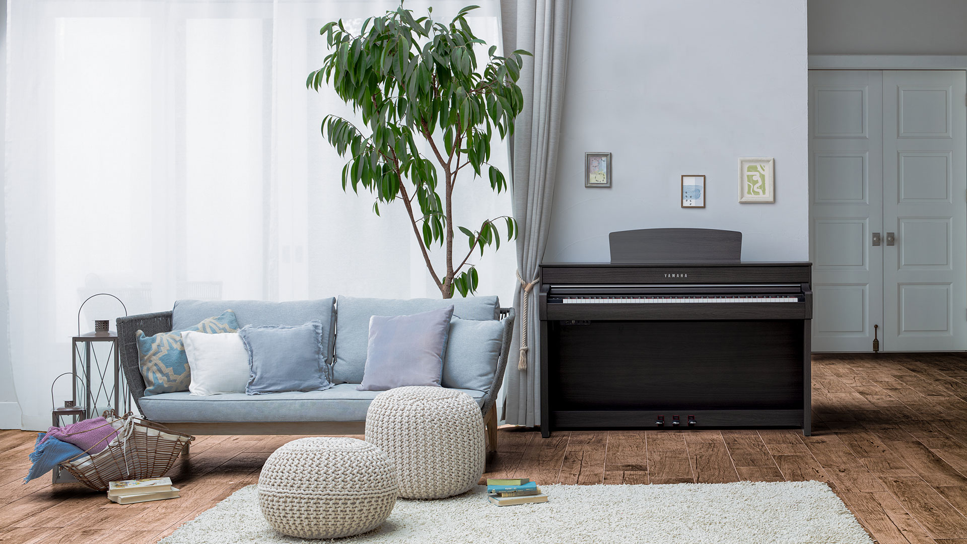 Yamaha Clavinova clp-745 digital piano