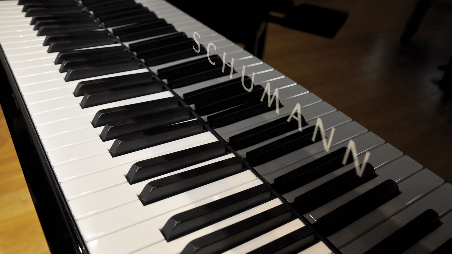 Schumann baby grand piano Model GP-168