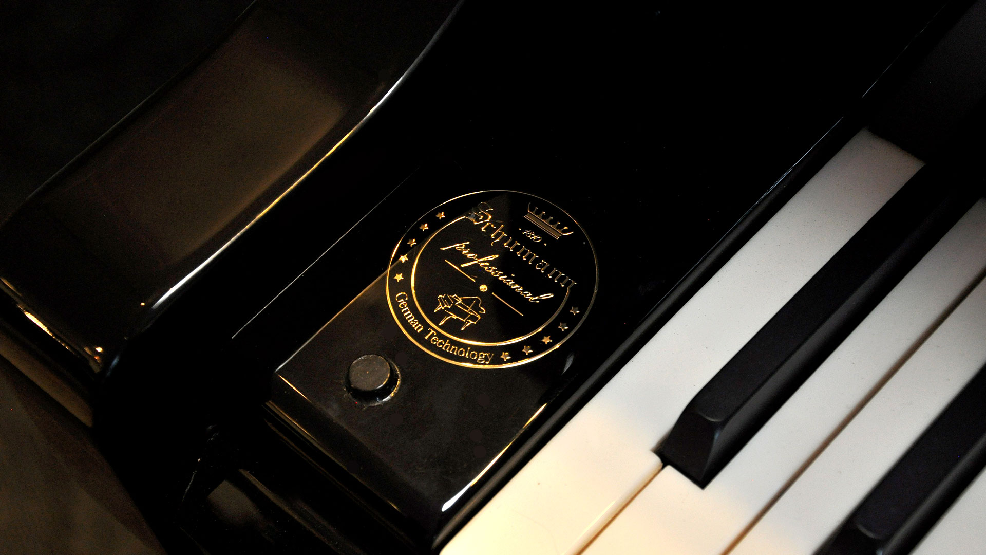 Schumann grand piano Model GP-168