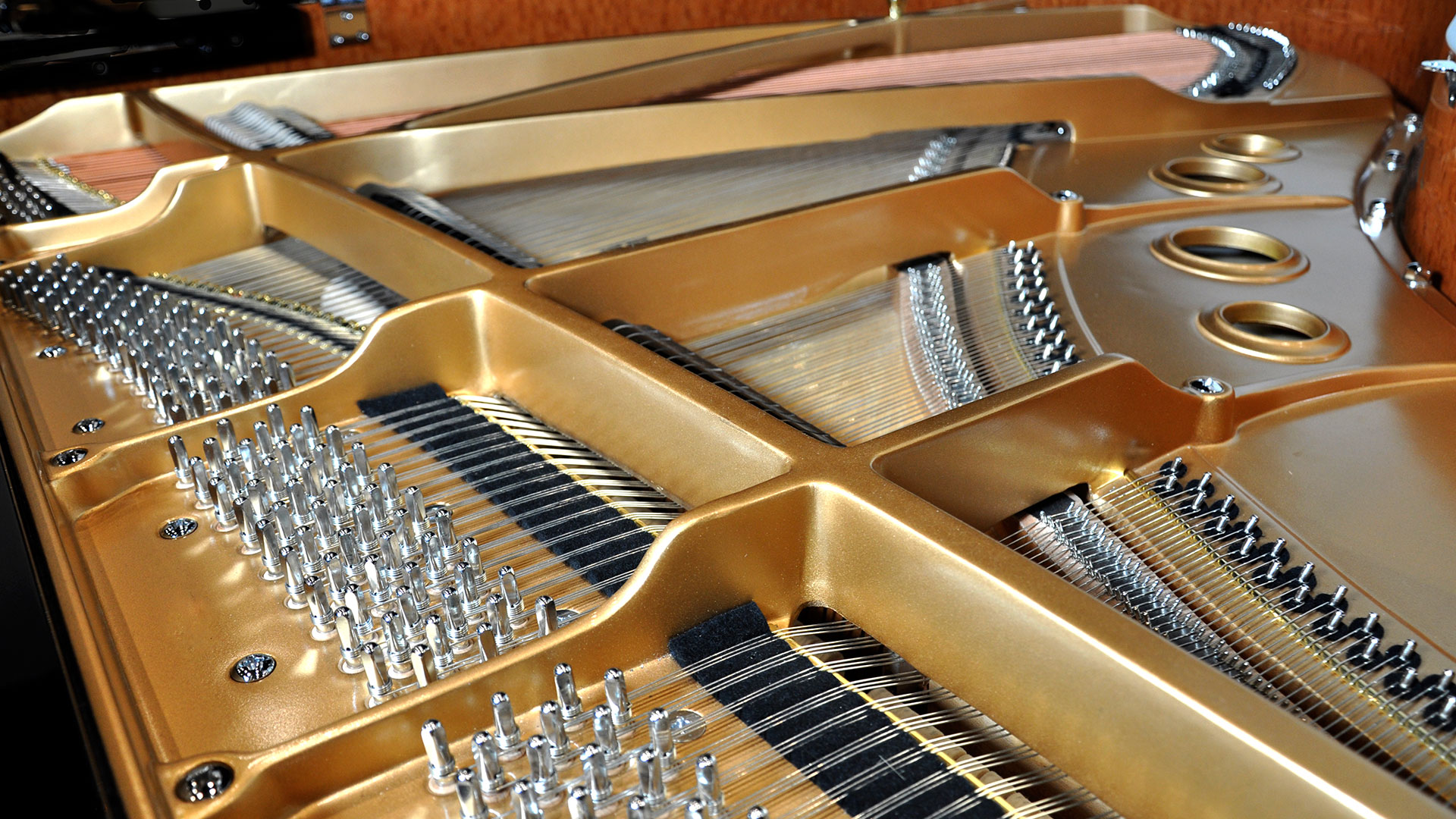 Schumann grand piano Model GP-168